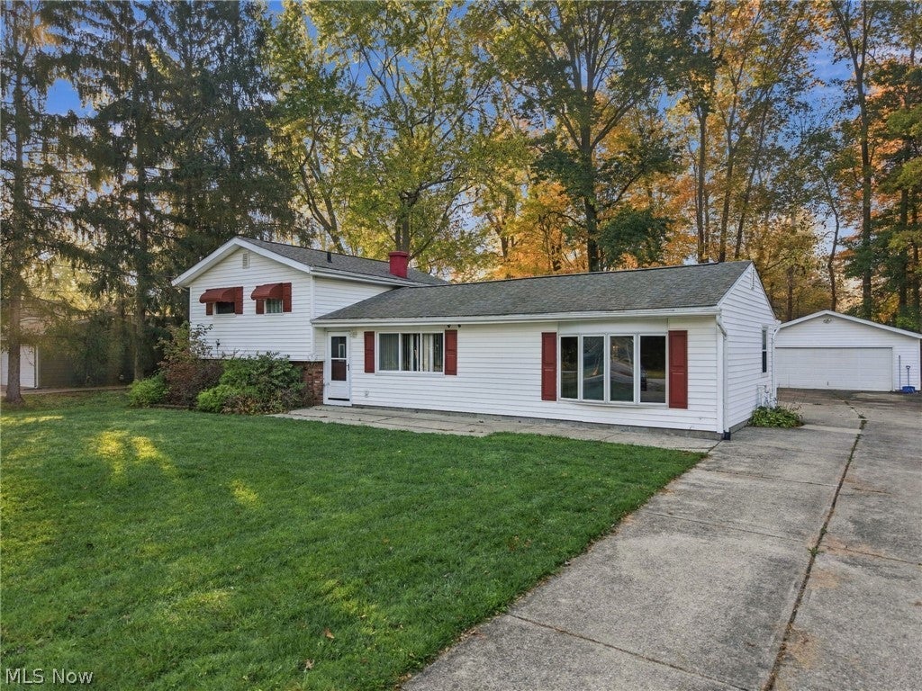 894 Sioux Lane