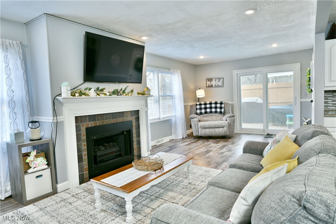 8077 Glen Oaks Drive, Warren, Ohio image 16