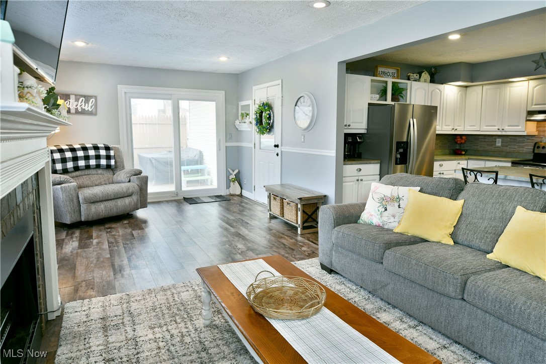 8077 Glen Oaks Drive, Warren, Ohio image 17