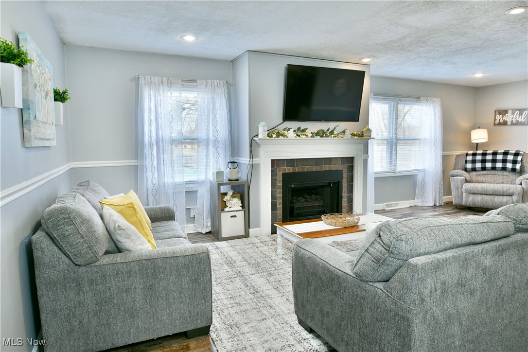 8077 Glen Oaks Drive, Warren, Ohio image 15