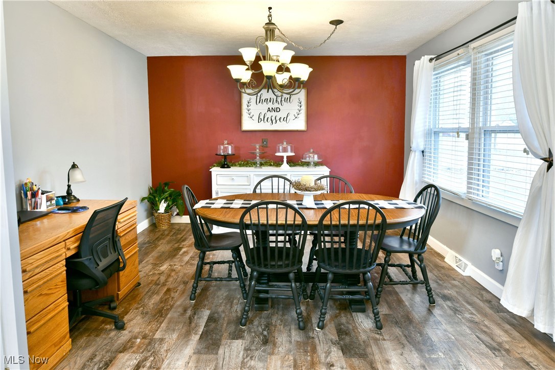 8077 Glen Oaks Drive, Warren, Ohio image 4