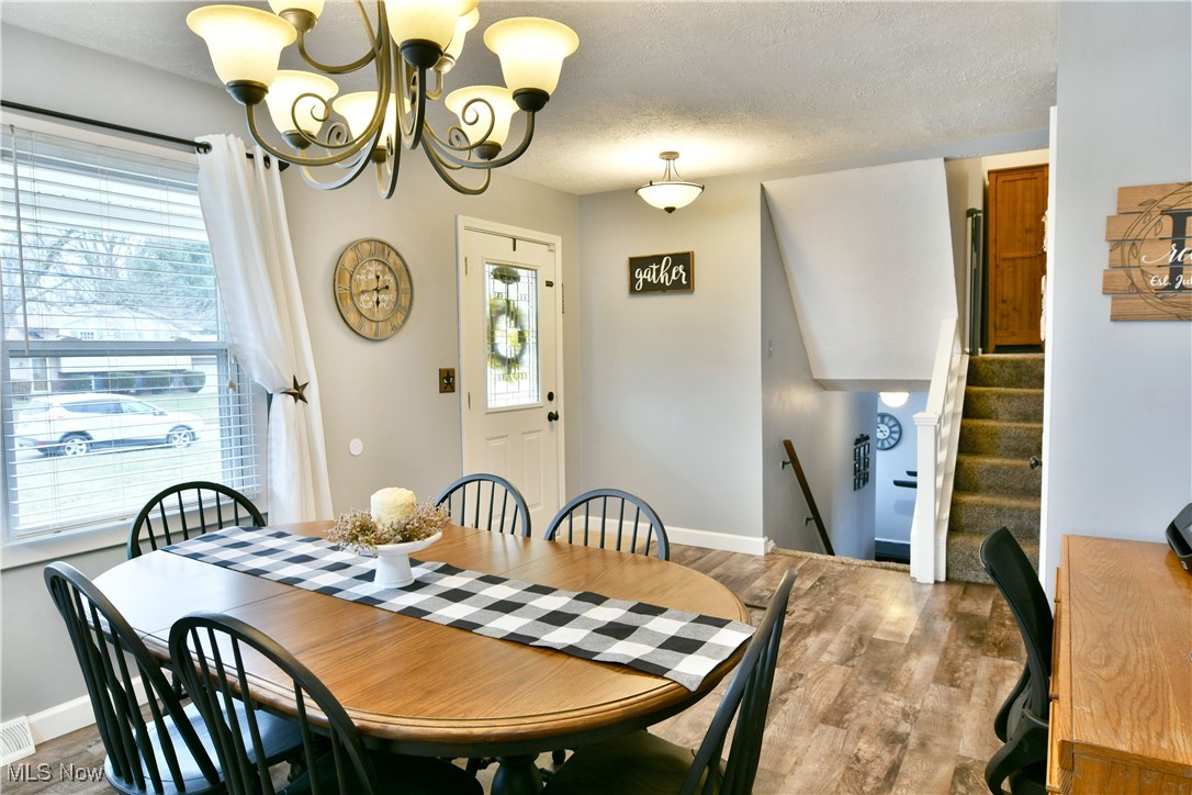 8077 Glen Oaks Drive, Warren, Ohio image 5
