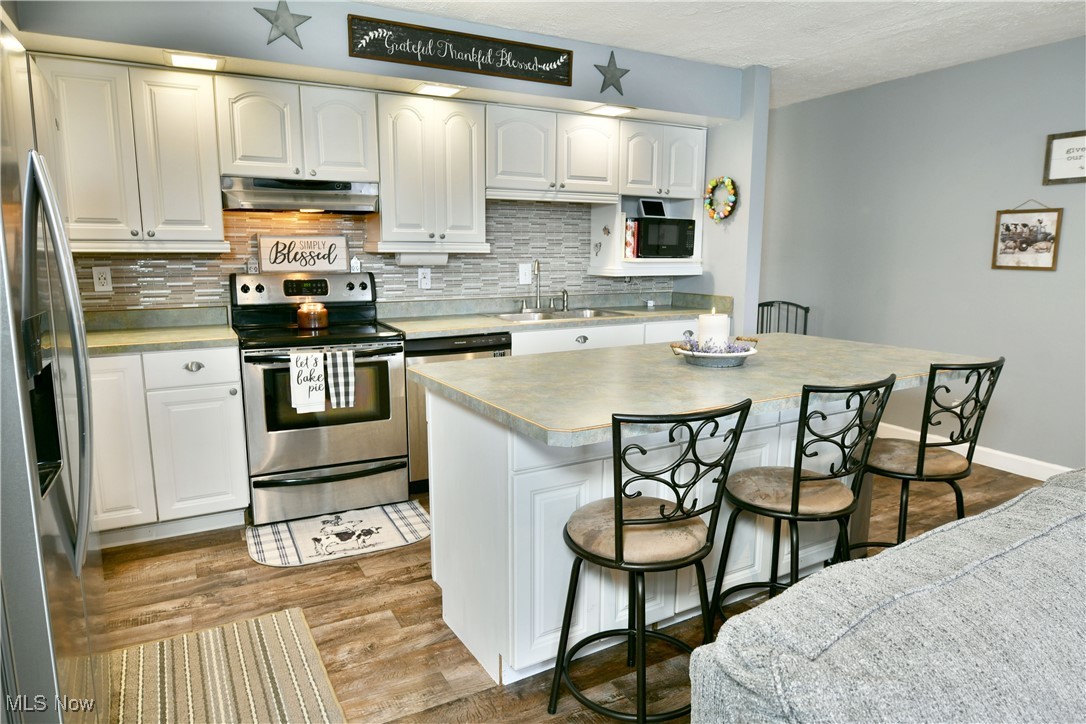 8077 Glen Oaks Drive, Warren, Ohio image 12