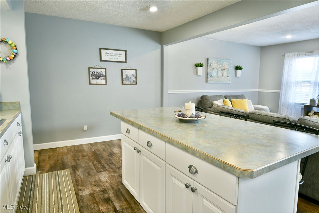 8077 Glen Oaks Drive, Warren, Ohio image 13