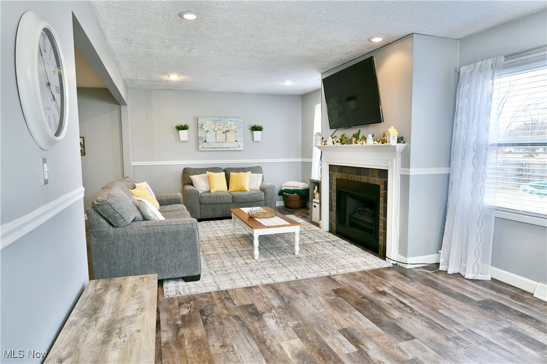8077 Glen Oaks Drive, Warren, Ohio image 19
