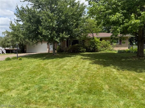 Homes For Sale - 1333 Clarence Street<br/> Uniontown, OH 44685