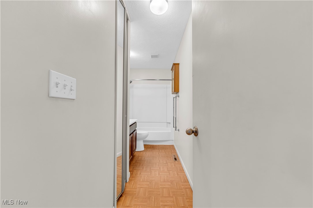 32797 Brookstone Lane, North Ridgeville, Ohio image 32