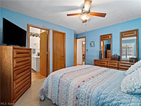 Tiny photo for 4466 W 215th Street, Fairview Park, OH 44126 (MLS # 5203357)