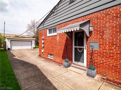 Tiny photo for 4466 W 215th Street, Fairview Park, OH 44126 (MLS # 5203357)