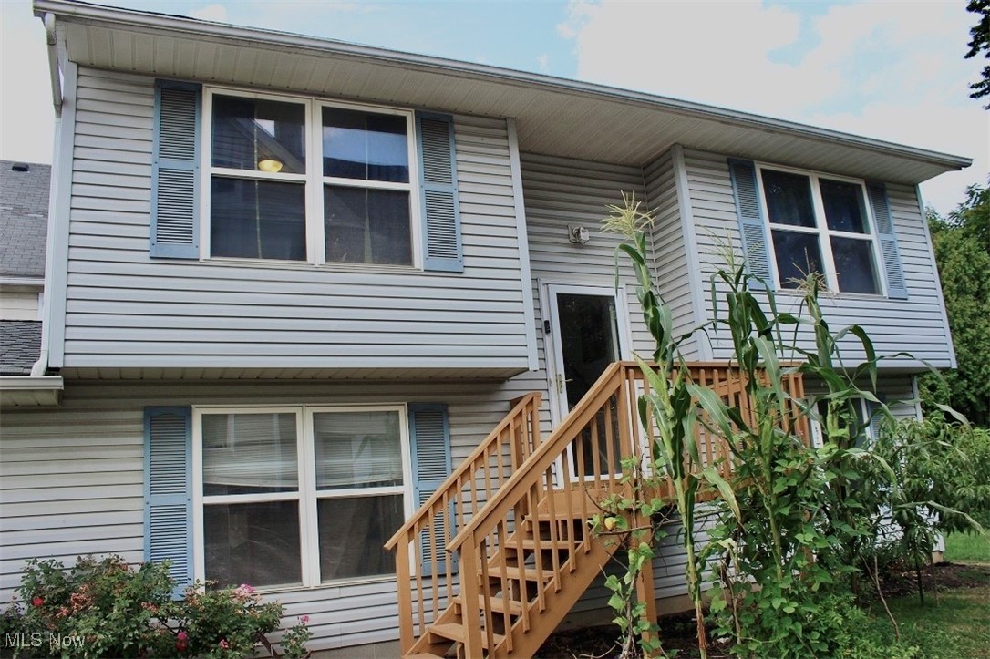 Welcome to well maintained 3 Bedroom Bi Level Home in North Hill Akron. Fully remodeled couple of years ago with new White Kitchen and Granite Counter tops, Bathroom, New flooring and paint throughout! Terrific Open floor plan with a nice balcony overlooking a level and large backyard. 2 Car Attached garage! Newer Roof and appliances too.