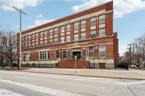 Photo for 3200 Franklin Boulevard 202