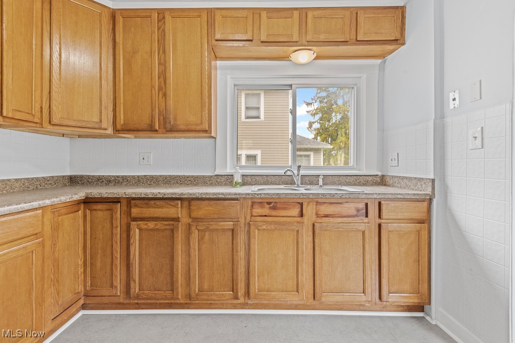 551 S South Street, Alliance, Ohio image 8