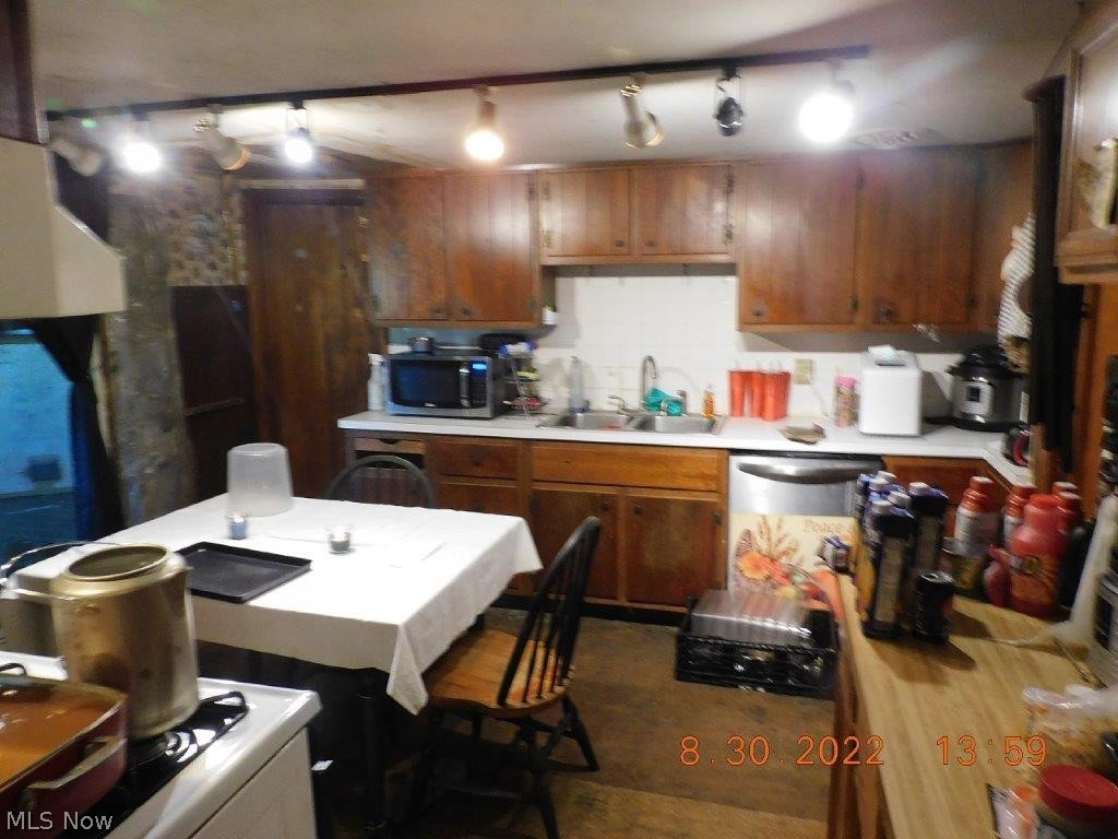 Connecticut Western Reserve - Residential