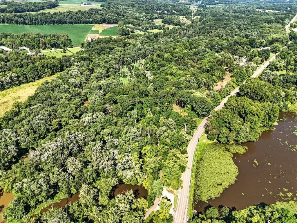 Photo of 8089 Erie Avenue, Canal Fulton, OH 44614 (MLS # 5178392)