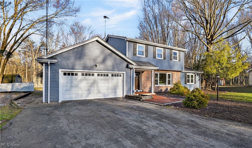 Photo of 886 Ewing Road, Youngstown, OH 44512 (MLS # 5191563)