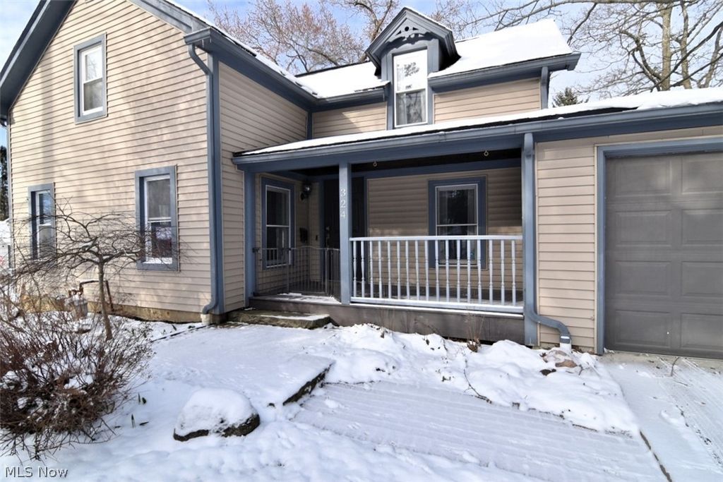 Photo of 324 South Street, Chardon, OH 44024 (MLS # 5194641)