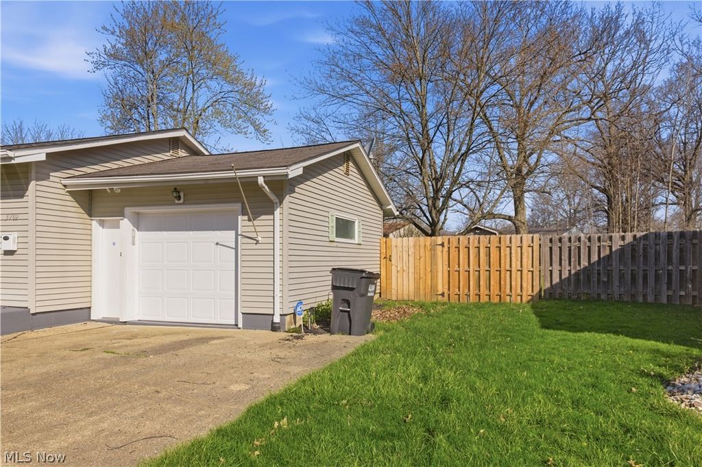 Photo of 3702 Cumberland Circle, Youngstown, OH 44515 (MLS # 5201444)