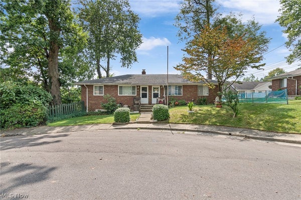 1360 BRITTAIN WOODS RD, AKRON, OH 44310 - Image 39f856346c3d4b97f5b20f8958d5e5d5/1762854476