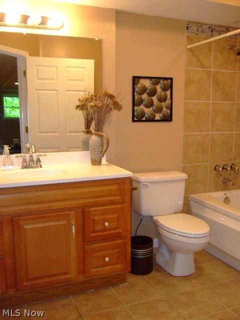 Villas of Macintosh Farms - Residential