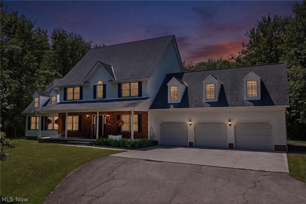 Photo of 11710 Sherwood Trail, Chesterland, OH 44026 (MLS # 5217370)