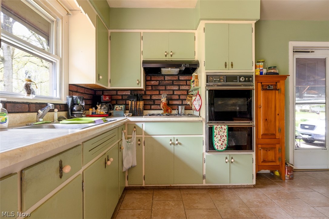 Westhart Manor - Residential