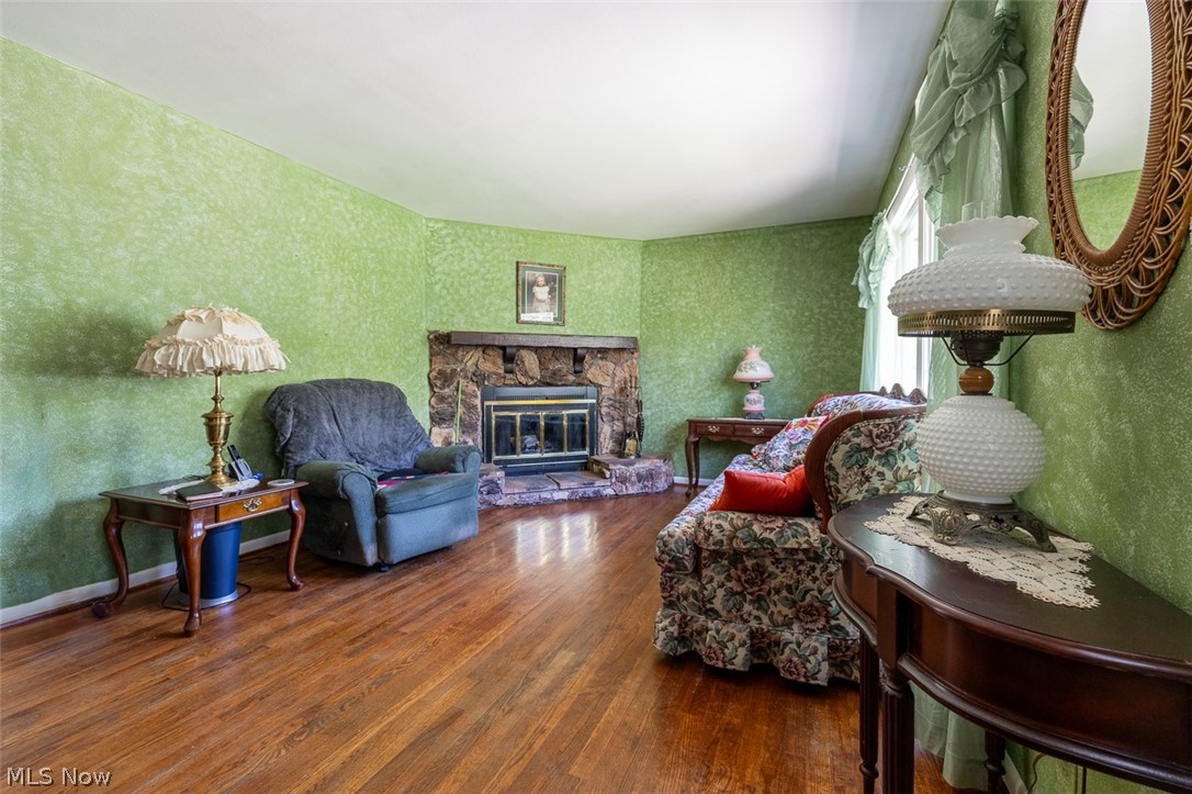 Westhart Manor - Residential