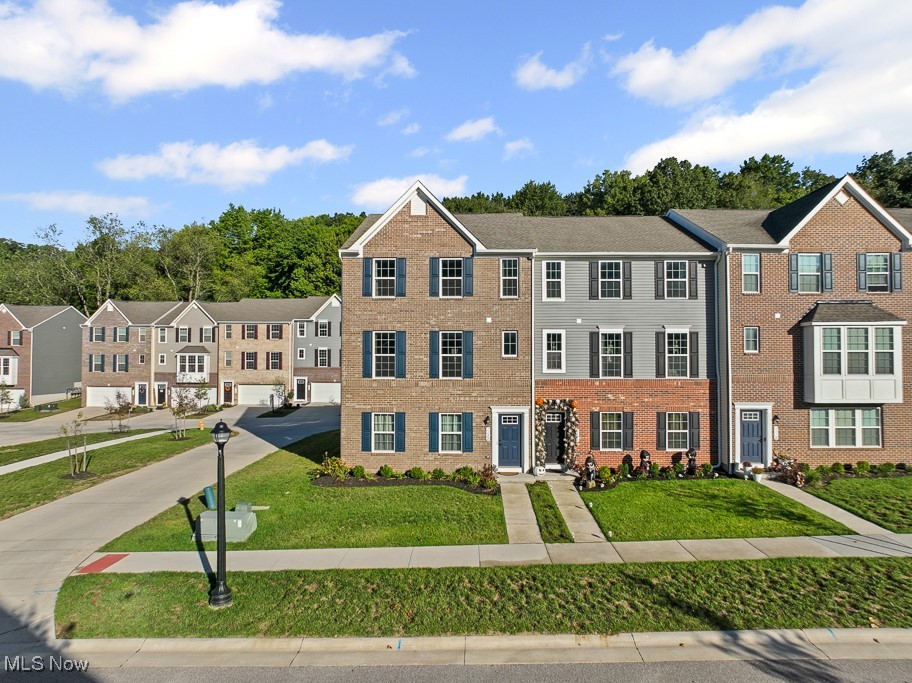Welcome to this beautiful three-bedroom, two-and-a-half-bath townhouse in the desirable Villages of Sycamore, located within the highly regarded Woodridge Local School District. This home spans three levels, offering plenty of space and a modern layout designed for today’s lifestyle.
The kitchen is a true highlight, featuring granite countertops, upgraded cabinetry, and an open layout that flows seamlessly into the dining and living areas—perfect for entertaining or everyday living. All bathrooms have  upgraded cabinetry, adding a stylish touch throughout.
Situated in a newer community, this home offers easy access to parks, shopping, and dining, making it both convenient and comfortable. With its blend of updates, location, and move-in ready condition, this townhouse is ready to welcome its next owner.