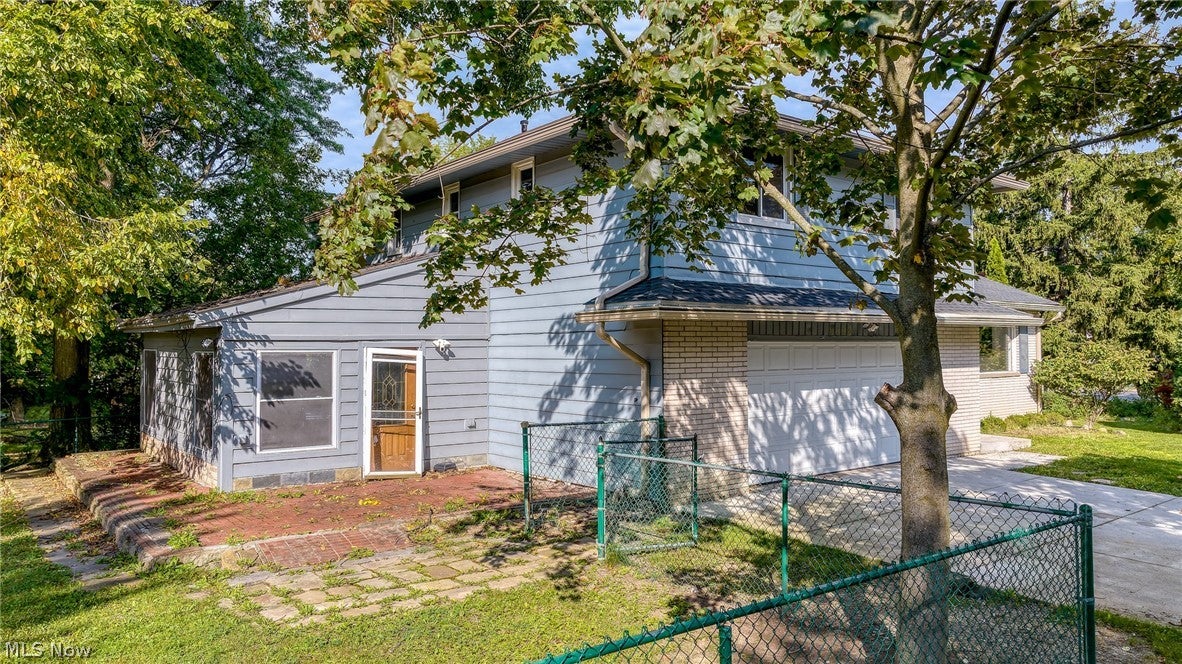2120 Cedarview Drive