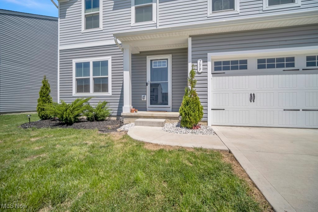 159 Wildflower Drive, Elyria, Ohio image 6