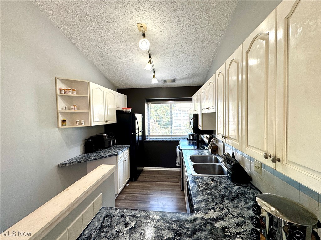 Village/Pointe West - Residential