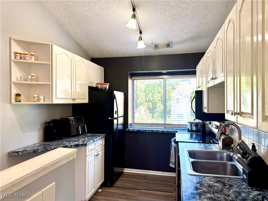 Village/Pointe West - Residential