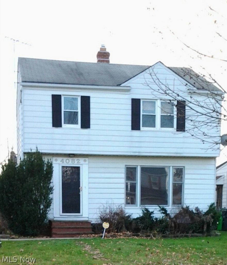 Spacious 3 bedroom 1.3 bath home available for rent in South Euclid! This recently updated home features an eat in kitchen, formal dining room, large living room and 3 nicely sized bedrooms and a partially finished basement.  Modern neutral paint colors throughout. Dont miss it! 
No Section 8.