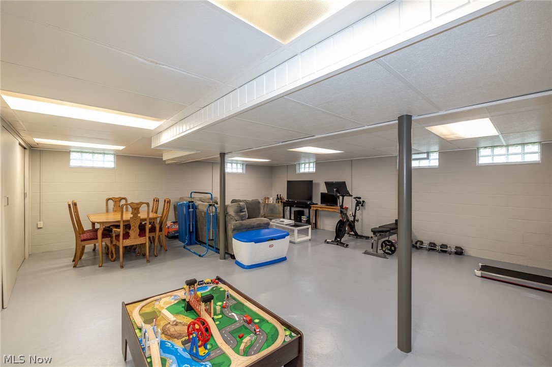 Breeze-Wood 01 - Residential