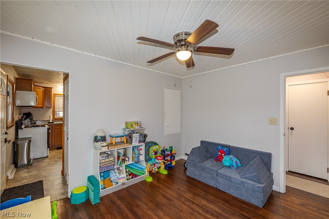 Breeze-Wood 01 - Residential