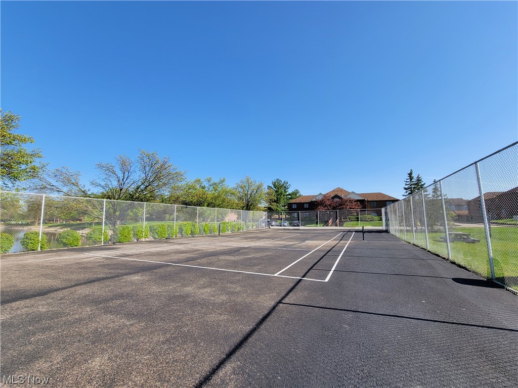 Courts of Country Lakes - Residential