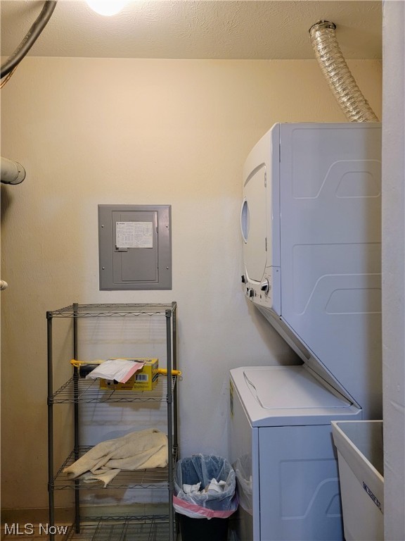 Courts of Country Lakes - Residential