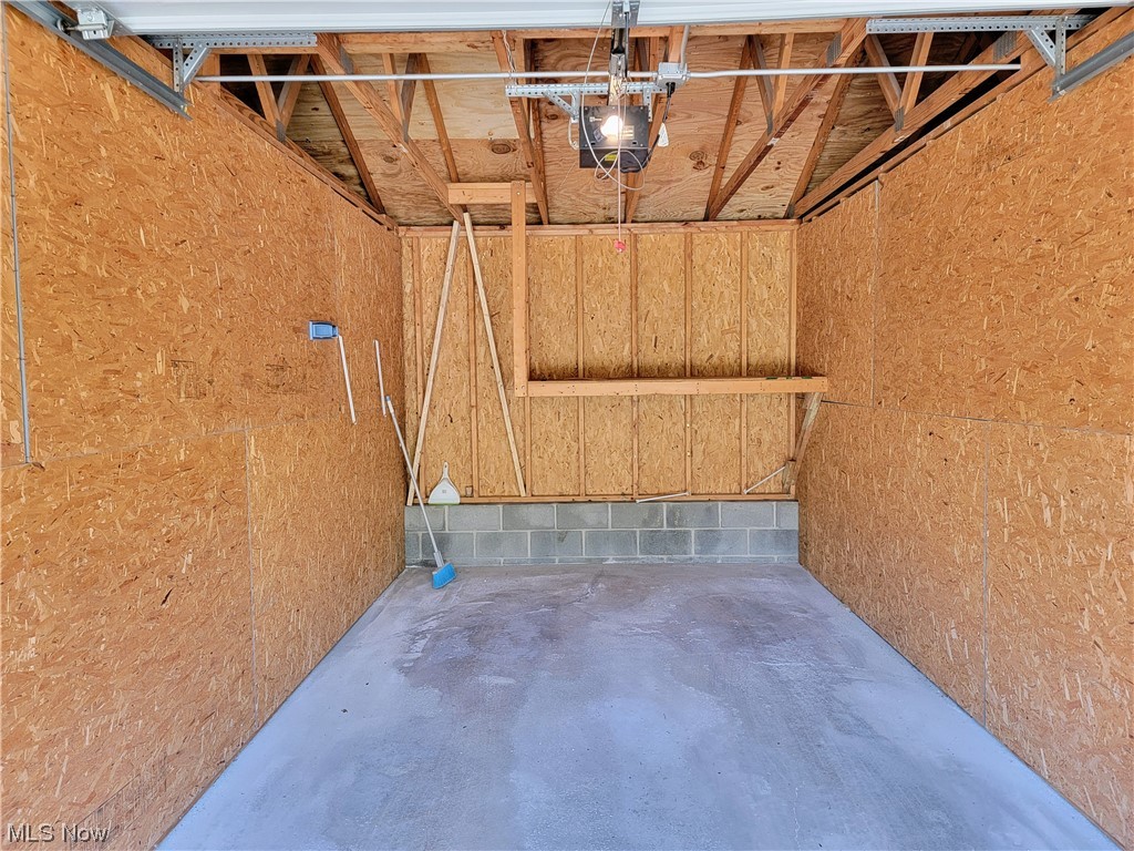 Courts of Country Lakes - Residential