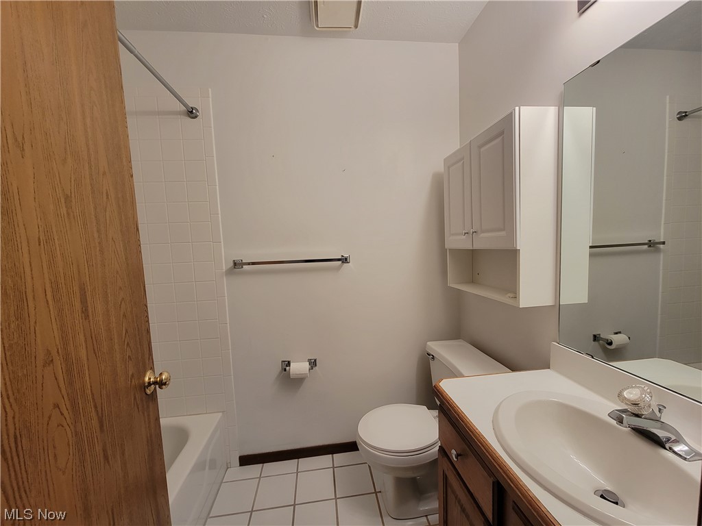 Courts of Country Lakes - Residential