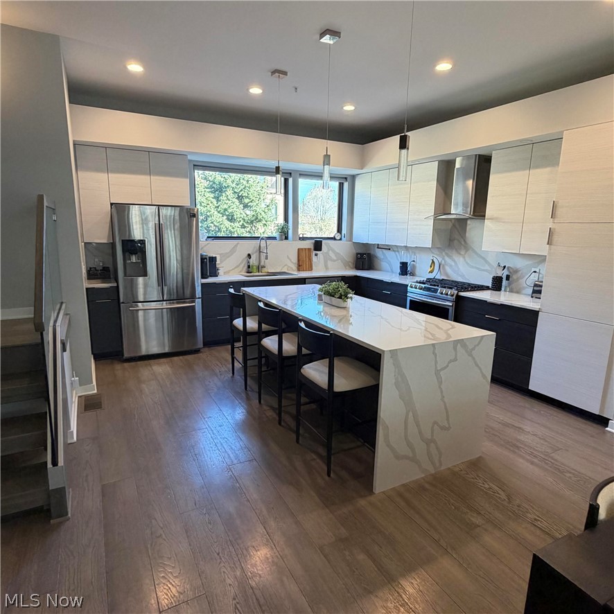 Vine Court Twnhses LLC - Residential