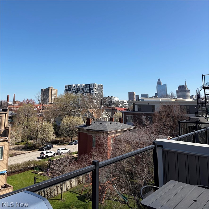 Vine Court Twnhses LLC - Residential