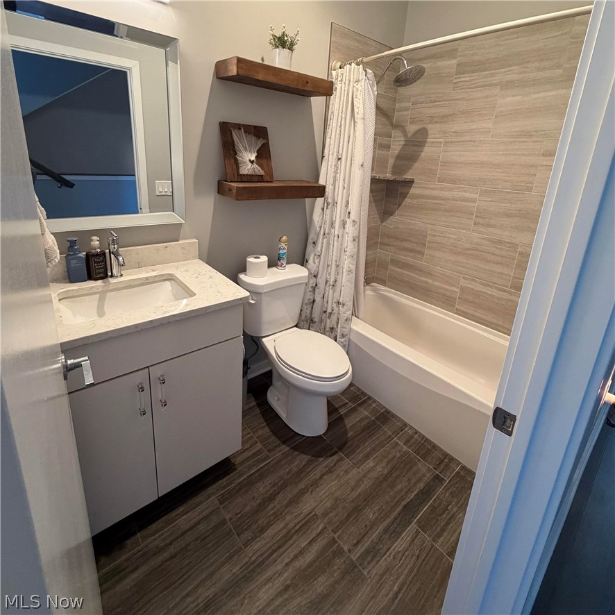 Vine Court Twnhses LLC - Residential