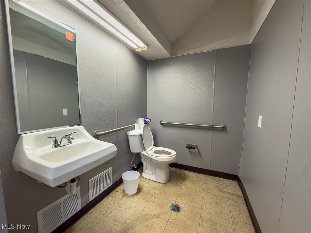 Massillon - Commercial Sale