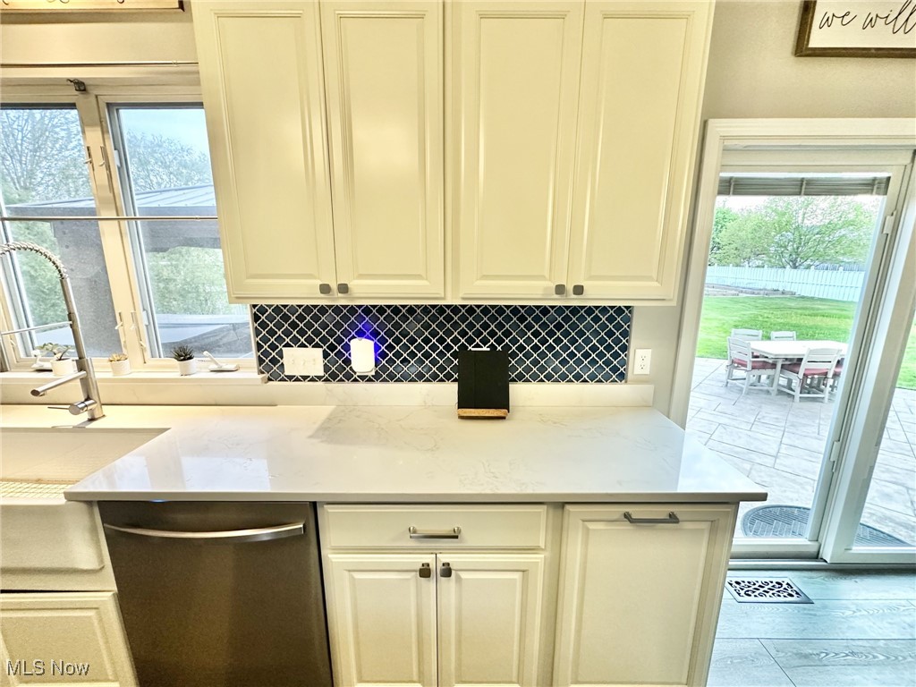 19458 Lytle Road, North Royalton, Ohio image 12
