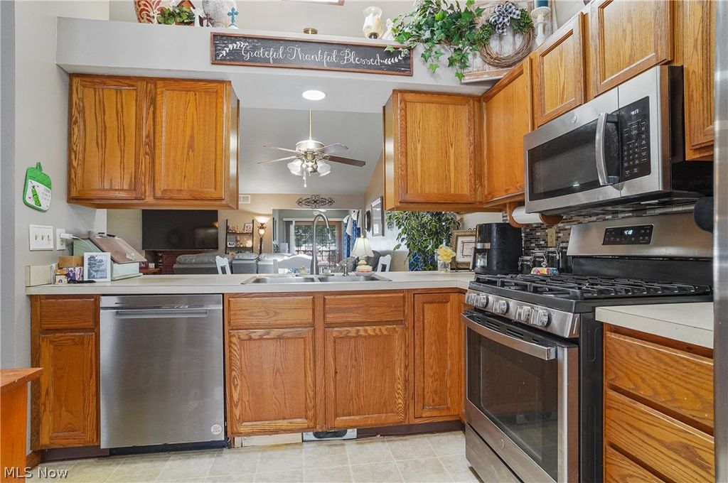 Photo of 17 Harneds Landing, Cortland, OH 44410 (MLS # 5198708)