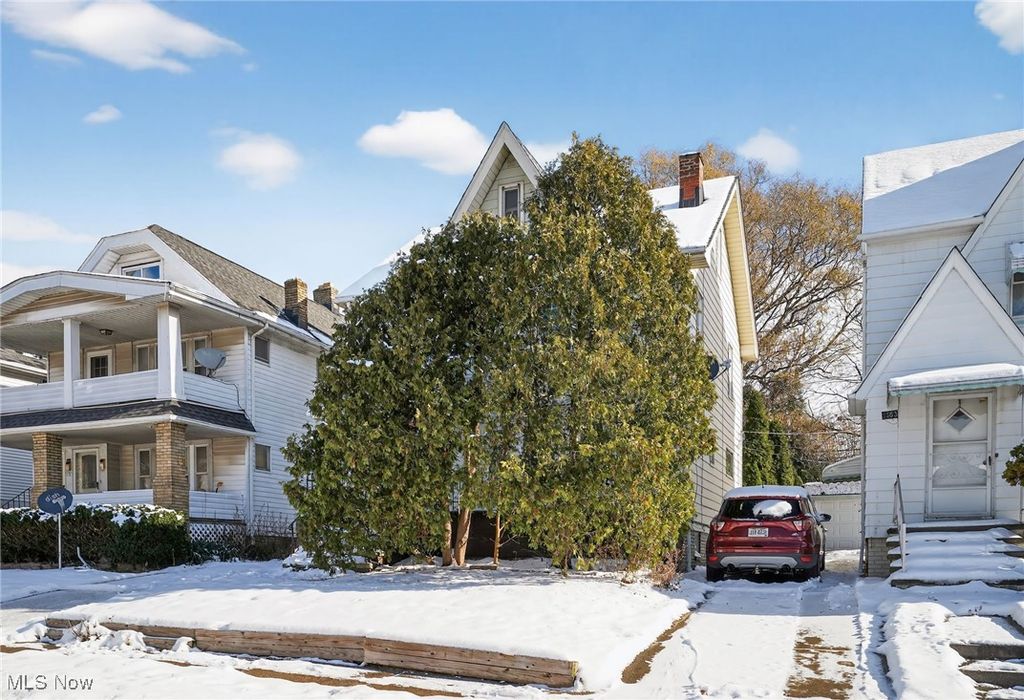 Photo of 3559 Lloyd Road, Cleveland, OH 44111 (MLS # 5175722)