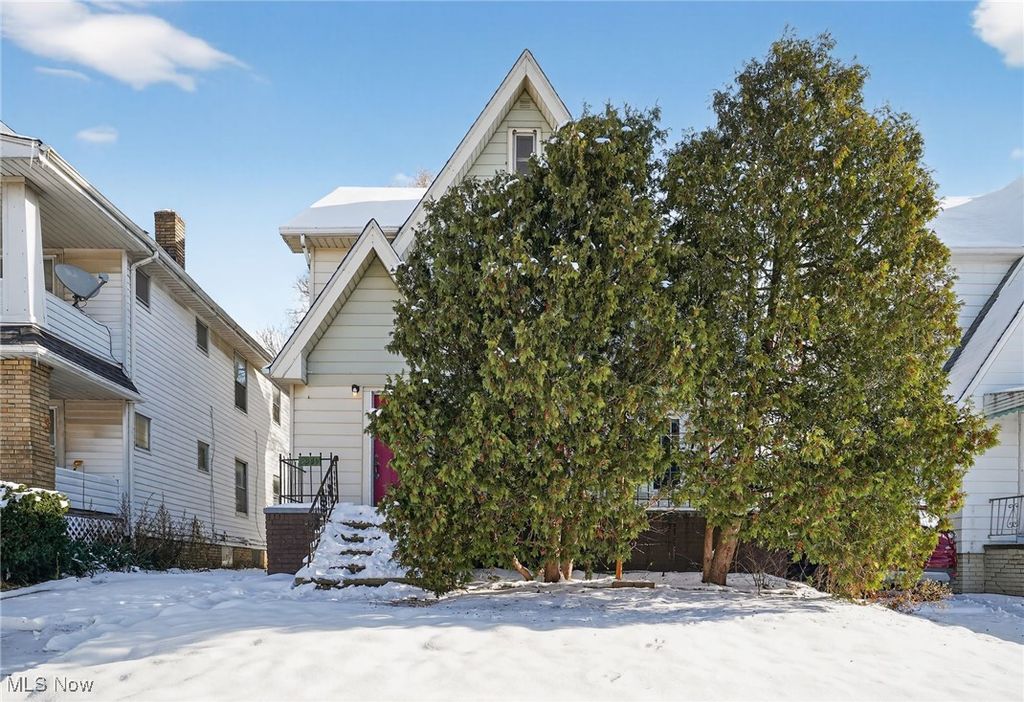 Photo of 3559 Lloyd Road, Cleveland, OH 44111 (MLS # 5175722)