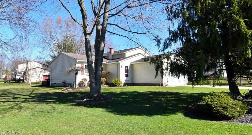 Photo of 985 Berkshire Drive, Macedonia, OH 44056 (MLS # 5191797)