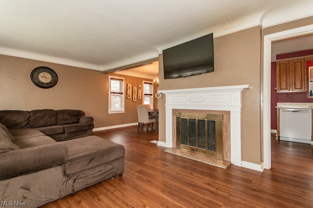 E A Markhems Richmond Manor - Residential