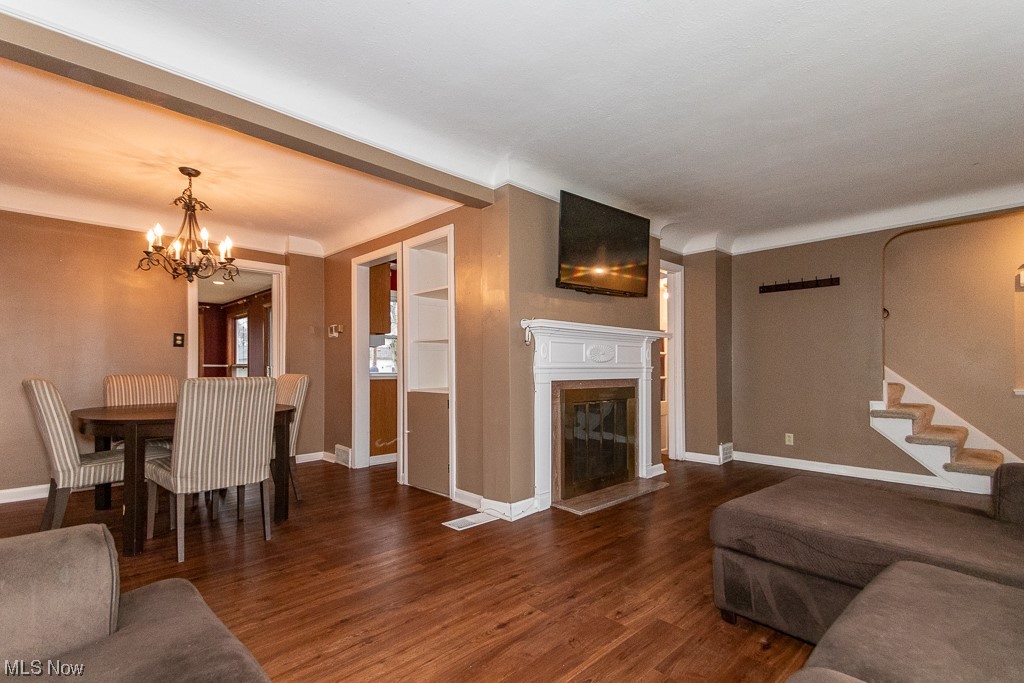 E A Markhems Richmond Manor - Residential