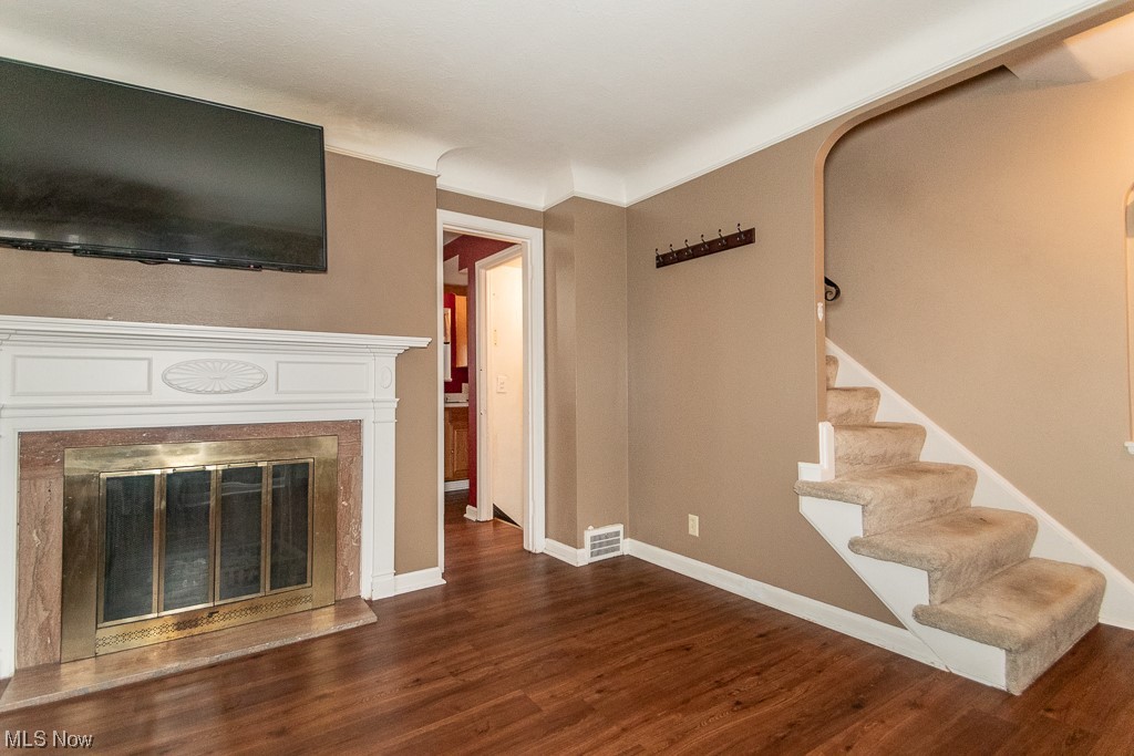 E A Markhems Richmond Manor - Residential